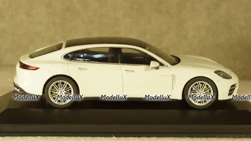 Porsche Panamera Turbo S E-Hybrid Executive G2 white, Herpa 1:43