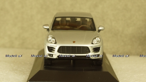 Porsche Macan 2013 rhodium silver, Minichamps 1:43