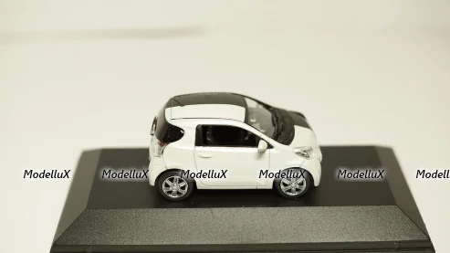 Toyota IQ 2009, J-COLLECTION 1:43
