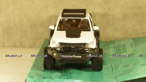 Chevrolet Colorado ZR2 Pick Up 2017 white, 32534, Maisto 1:24