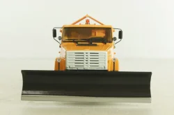 КО-829А(4333) 1986, пескоразбрасыватель с отвалом на шасси Зил-4333, 103368, Автоистория 1:43