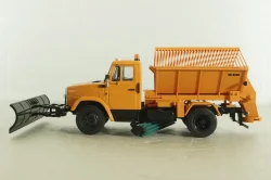 КО-829А(4333) 1986, пескоразбрасыватель с отвалом на шасси Зил-4333, 103368, Автоистория 1:43