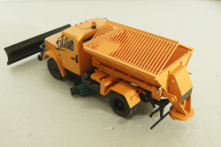 КО-829А(4333) 1986, пескоразбрасыватель с отвалом на шасси Зил-4333, 103368, Автоистория 1:43