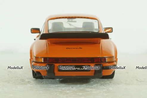 Porsche 911 Carrera 3.2 1984 orange, 1802609, Solido 1:18