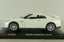 Nissan GT-R 2009 white, Bburago 1:32