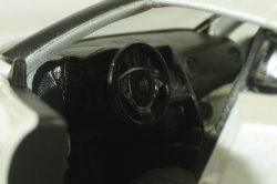 Nissan GT-R 2009 white, Bburago 1:32
