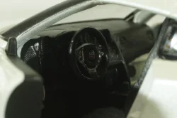 Nissan GT-R 2009 white, Bburago 1:32 