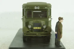 Зис-8 из к/ф Место встречи изменить нельзя с 2-мя фигурками, Miniclassic 1:43 Вариант 2!