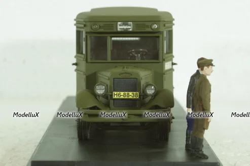 Зис-8 из к/ф Место встречи изменить нельзя с 2-мя фигурками, Miniclassic 1:43 Вариант 2!