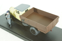 Зис-5 гражданский 1946, с фигуркой, Miniclassic 1:43