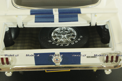 Shelby GT 350, white DC35001, Shelby Collectibles 1:18 Уценка!