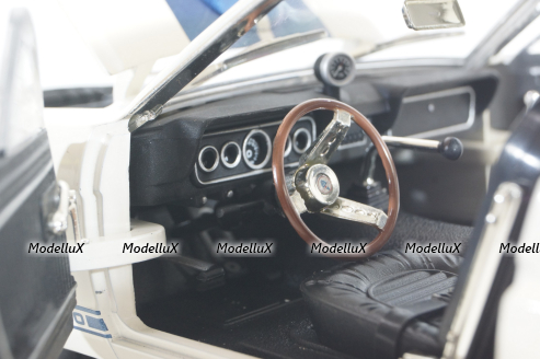 Shelby GT 350, white DC35001, Shelby Collectibles 1:18 Уценка!