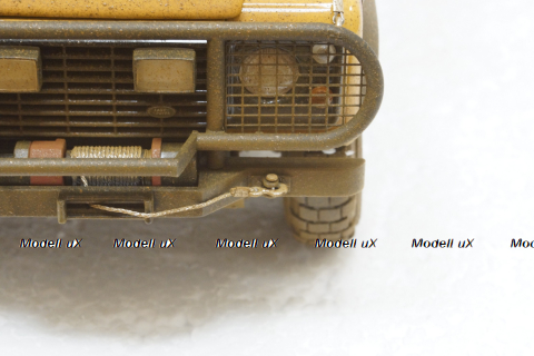 Land Rover Defender 110 Rally Camel Trophy 1993 Dirty Version, ALM810309, Almost Real 1:18