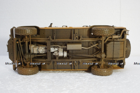 Land Rover Defender 110 Rally Camel Trophy 1993 Dirty Version, ALM810309, Almost Real 1:18