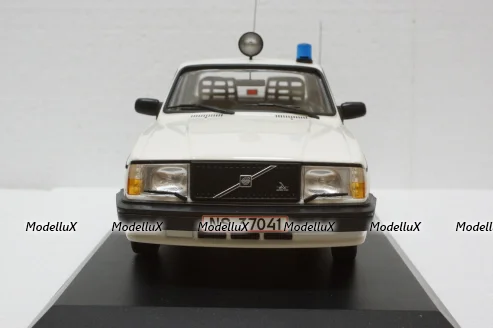 Volvo 240 GL, 1986, Politi Danmark, 155171495, Minichamps 1:18