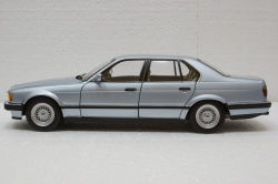BMW 730i (E32) 1986 light blue, 100023008, Minichamps 1:18