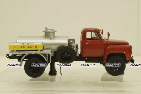 Газ-52 МЗ-3607 Автомобиль-заправщик, Автопром 50 лет 1974 г, 105229, РЕПЛИКА DiP Models 1:43