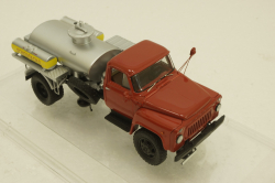Газ-52 МЗ-3607 Автомобиль-заправщик, Автопром 50 лет 1974 г, 105229, РЕПЛИКА DiP Models 1:43