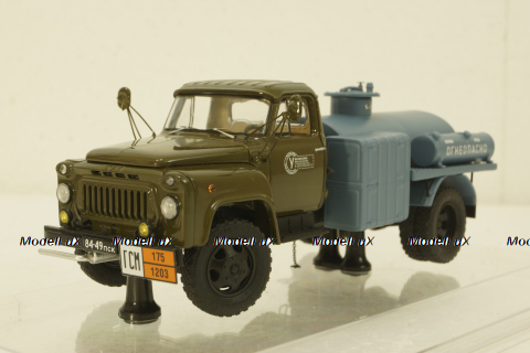 Газ-52 МЗ-3607 Автомобиль-заправщик г. Великие Луки, Агропромстрой 1979 г.,105227, РЕПЛИКА DiP Models 1:43