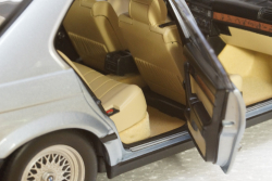 BMW 730i (E32) 1986 light blue, 100023008, Minichamps 1:18