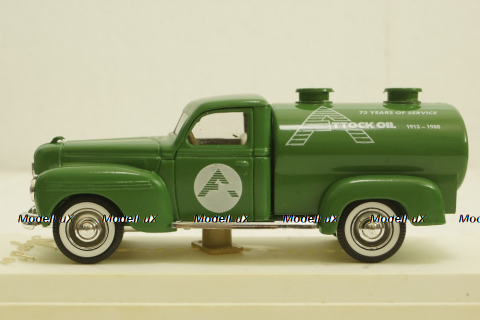Dodge Tanker Attock oil, 1913-1988, green, Solido 1:43