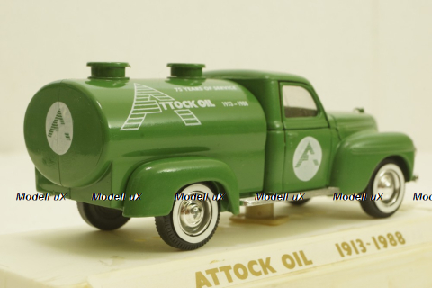 Dodge Tanker Attock oil, 1913-1988, green, Solido 1:43