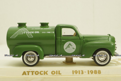 Dodge Tanker Attock oil, 1913-1988, green, Solido 1:43