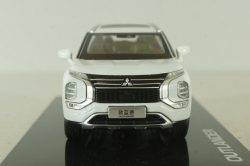 Mitsubishi Outlander 2022, white, CMD 1:43