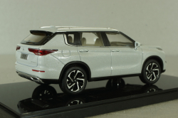 Mitsubishi Outlander 2022, white, CMD 1:43