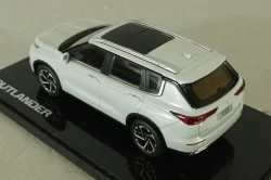 Mitsubishi Outlander 2022, white, CMD 1:43