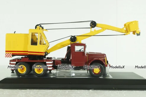 Tatra 111 D030 A 1958, red, TRU042.22, IXO 1:43