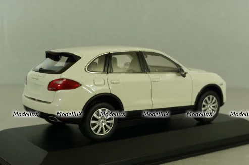 Porsche Cayenne S Hybrid (958) 2010, white, WAP0200040B, Minichamps 1:43 Уценка!
