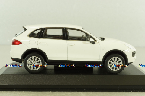 Porsche Cayenne S Hybrid (958) 2010, white, WAP0200040B, Minichamps 1:43 Уценка!