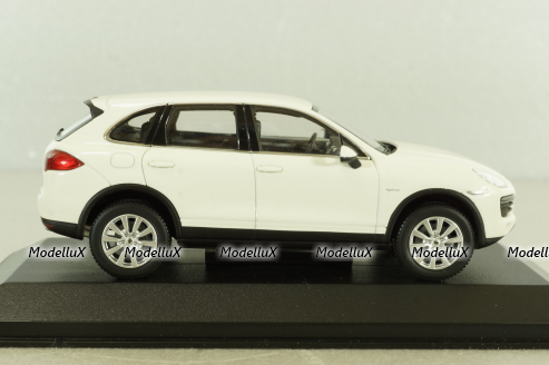 Porsche Cayenne S Hybrid (958) 2010, white, WAP0200040B, Minichamps 1:43 Уценка!