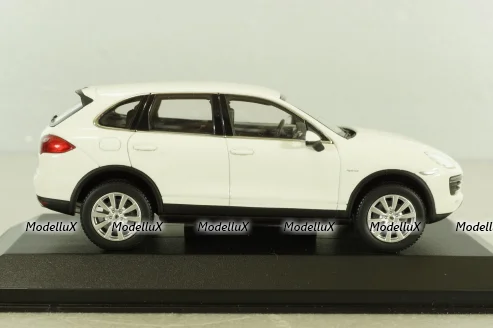 Porsche Cayenne S Hybrid (958) 2010, white, WAP0200040B, Minichamps 1:43 Уценка!