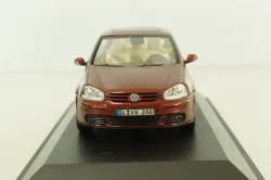 Volkswagen Golf V 2door, 2003, red, 821930110, Schuco 1:43
