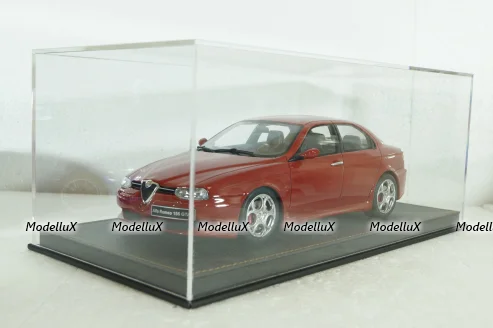 Бокс для моделей с кожаной подставкой - Черный, 30,6*14,6*11,3 (Д*В*Ш), LUXBOX 1:18