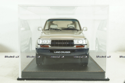 Бокс для моделей с кожаной подставкой - Черный, 30,6*14,6*11,3 (Д*В*Ш), LUXBOX 1:18