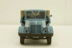 Маз-200В с п/прицепом Маз-5215, АвтоИстория 1:43