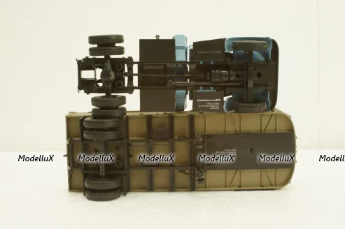 Маз-200В с п/прицепом Маз-5215, АвтоИстория 1:43