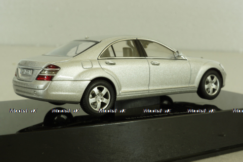 Mercedes S 500 (W221) 2006, silver, 56201, Autoart 1:43