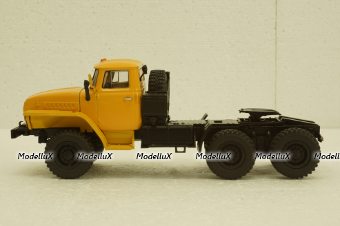 Урал-44202 тягач желтый, АвтоИстория 1:43