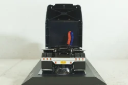 Kenworth T600 A 1986, black/white, TR183, IXO 1:43