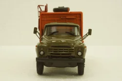 КО-413(130) мусоровоз, 101388, АвтоИстория 1:43 Уценка!