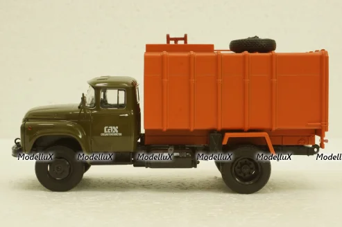 КО-413(130) мусоровоз, 101388, АвтоИстория 1:43 Уценка!