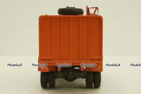 КО-413(130) мусоровоз, 101388, АвтоИстория 1:43 Уценка!