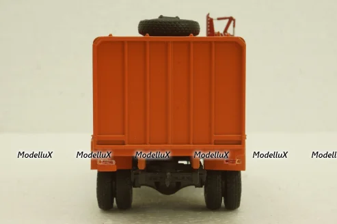 КО-413(130) мусоровоз, 101388, АвтоИстория 1:43 Уценка!