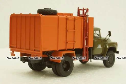 КО-413(130) мусоровоз, 101388, АвтоИстория 1:43 Уценка!