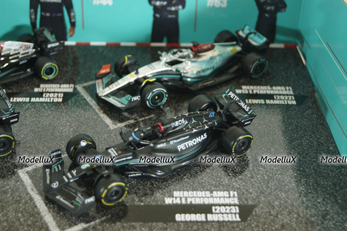 Mercedes AMG Petronas Set F1 4X W14 Team, Набор болидов Mercedes GP из 4х машин Формула 1 , BU38093-PACK, Bburago 1:43