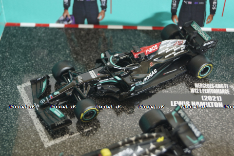 Mercedes AMG Petronas Set F1 4X W14 Team, Набор болидов Mercedes GP из 4х машин Формула 1 , BU38093-PACK, Bburago 1:43